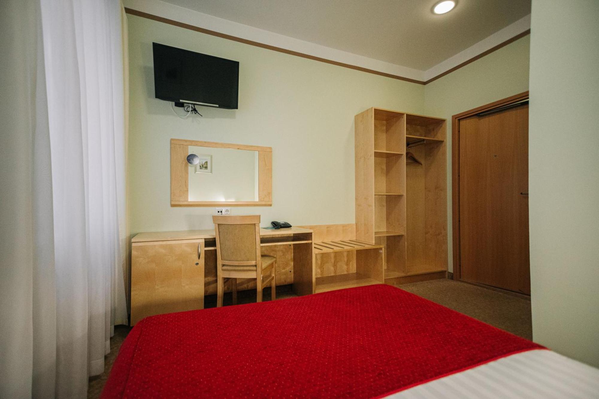 Hotel Rixwell Viru Square 3*